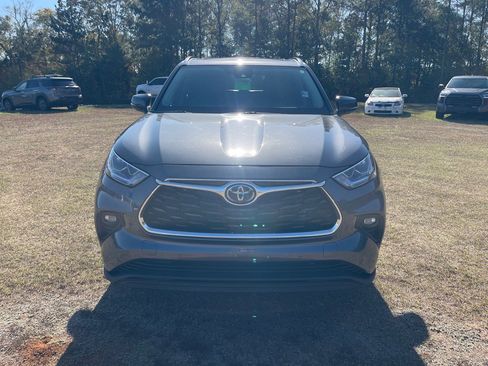 Used 2022 Toyota Highlander Limited image 2