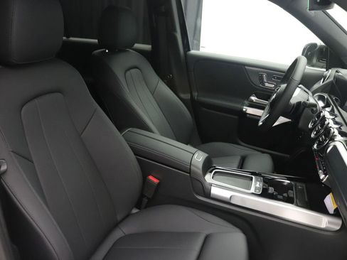 New 2026 Mercedes-Benz GLB 250 image 9