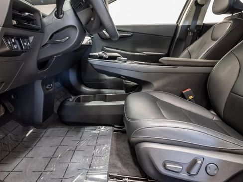 Used 2025 Kia EV6 Wind RWD image 11