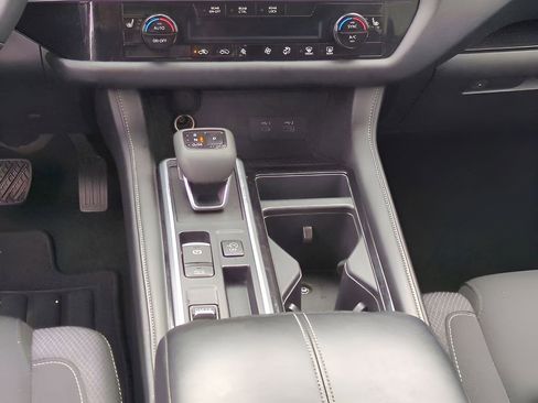 Used 2025 Nissan Pathfinder SV FWD image 16