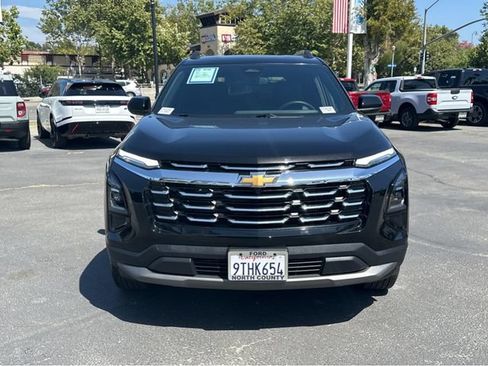 Used 2025 Chevrolet Equinox LT w/ Convenience Package II FWD image 2