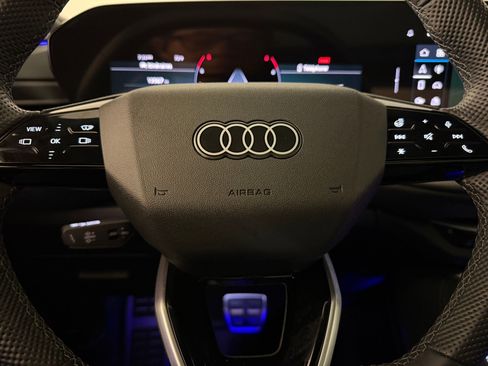 Used 2025 Audi SQ5 Premium Plus w/ Premium Plus Package AWD/4WD image 16