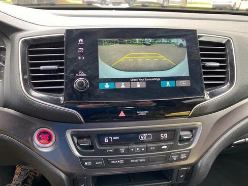 Used 2025 Honda Passport EX-L image 16
