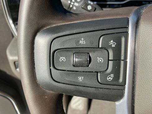 Used 2025 GMC Sierra 2500 SLT w/ SLT Premium Package image 17