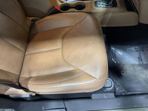 Used 2015 Jeep Wrangler Unlimited Sahara w/ Connectivity Group image 19