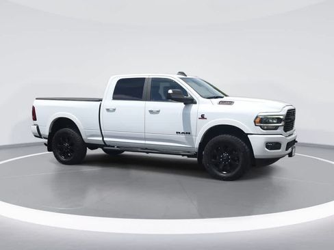 Used 2022 RAM 2500 Laramie AWD/4WD image 2