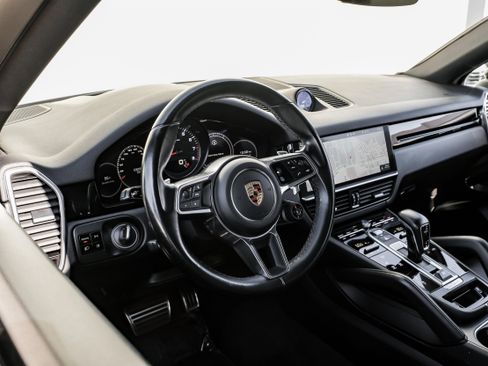 Used 2020 Porsche Cayenne S image 13