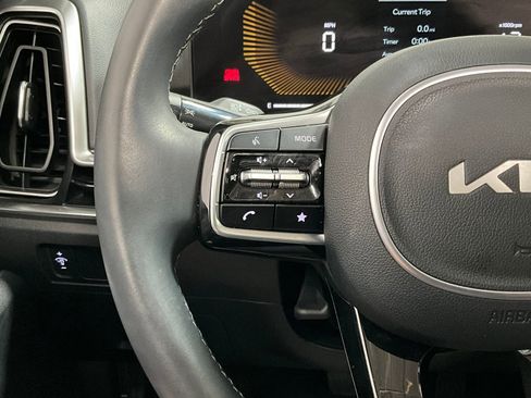 Used 2025 Kia Sorento S w/ Panoramic Sunroof Package image 17