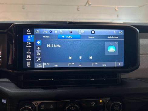 Used 2025 Jeep Wrangler Unlimited Sahara AWD/4WD image 20