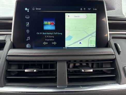 Used 2022 Chevrolet Suburban RST w/ Luxury Package image 7