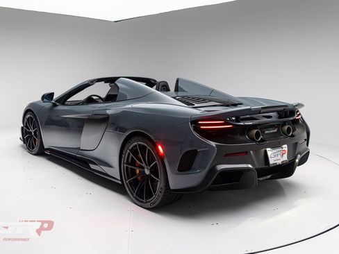 Used 2016 McLaren 675LT Spider RWD image 5