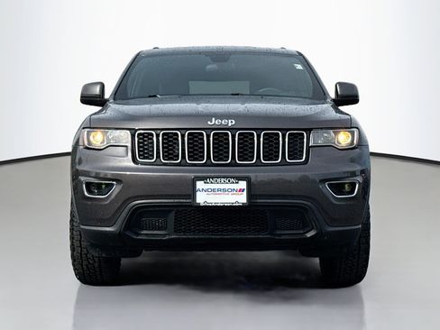 Used 2019 Jeep Grand Cherokee Laredo AWD/4WD image 17