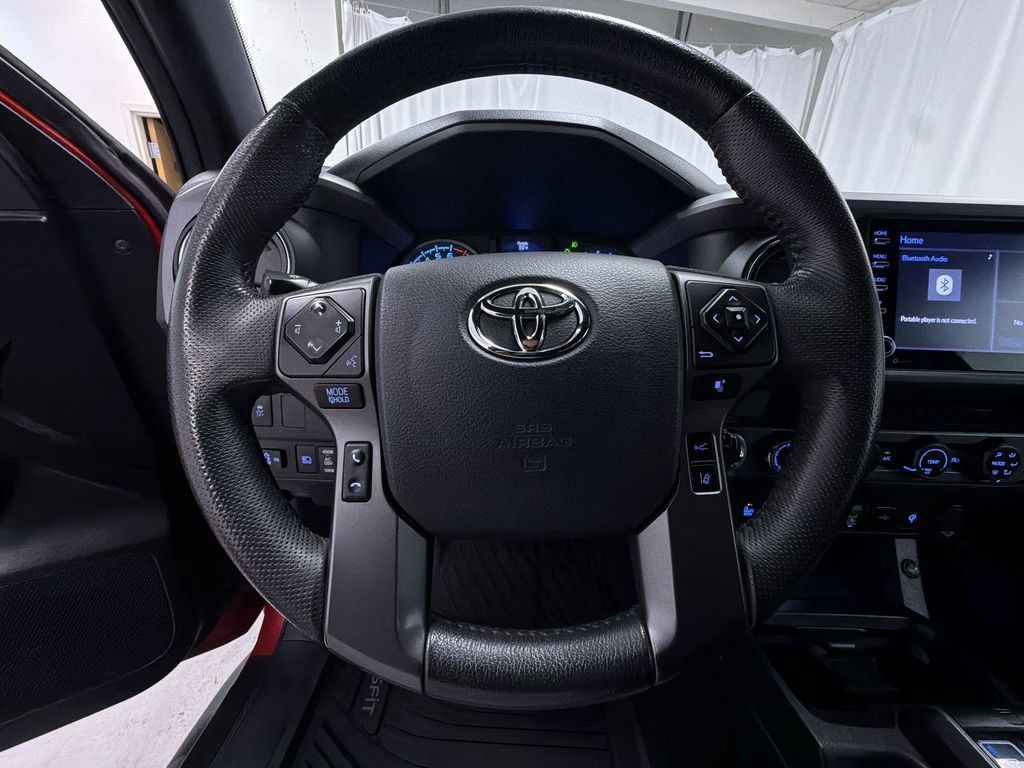 Used 2020 Toyota Tacoma TRD Off-Road w/ Technology Package AWD/4WD image 25