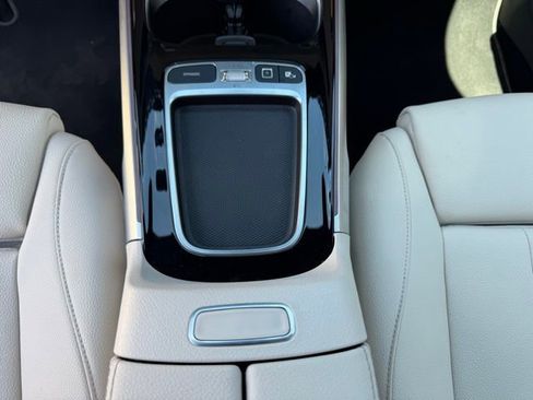 Used 2026 Mercedes-Benz GLB 250 4MATIC image 15