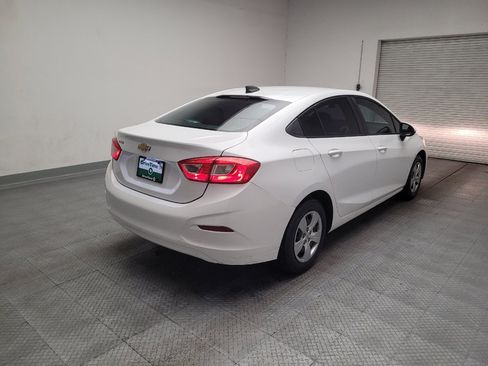 Used 2017 Chevrolet Cruze LS FWD image 9