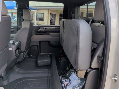 New 2026 Chevrolet Silverado 2500 ZR2 AWD/4WD image 40
