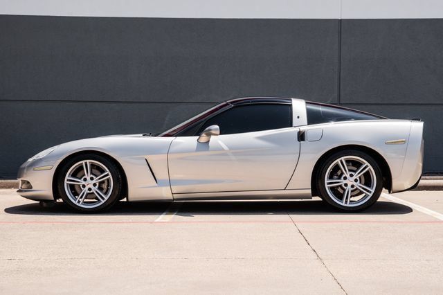 Used 2008 Chevrolet Corvette Coupe w/ Preferred Equipment Group RWD image 32