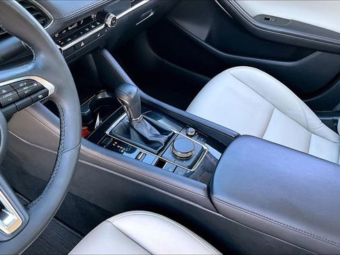 Used 2024 MAZDA MAZDA3 s image 17