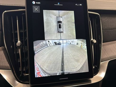 New 2026 Volvo XC90 T8 Ultra w/ Protection Package AWD/4WD image 18
