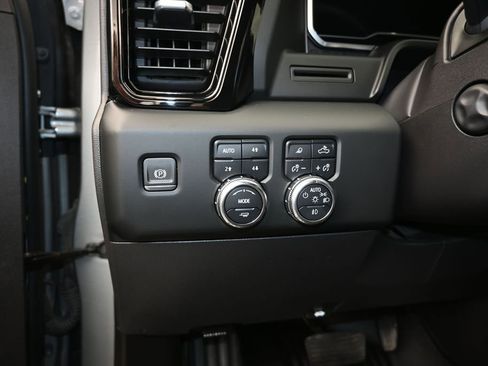 Used 2023 GMC Sierra 1500 AT4 w/ AT4 Premium Package AWD/4WD image 13