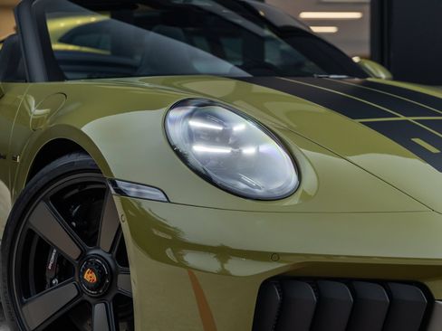 Certified 2026 Porsche 911 GTS RWD image 25