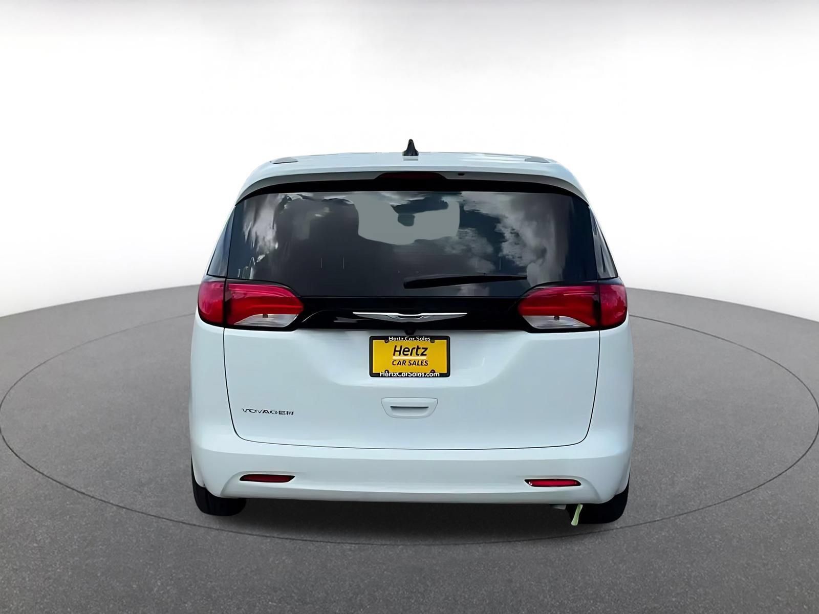 Used 2024 Chrysler Voyager LX FWD image 12