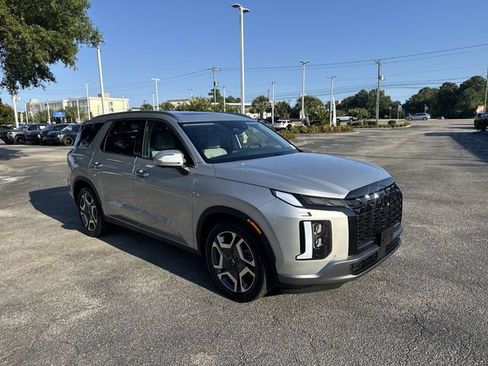 Used 2025 Hyundai Palisade SEL FWD image 3