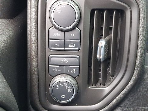 Used 2023 Chevrolet Silverado 1500 Custom image 21