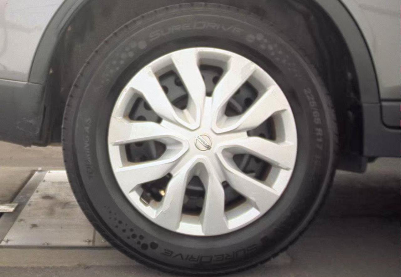 Used 2016 Nissan Rogue S FWD image 9