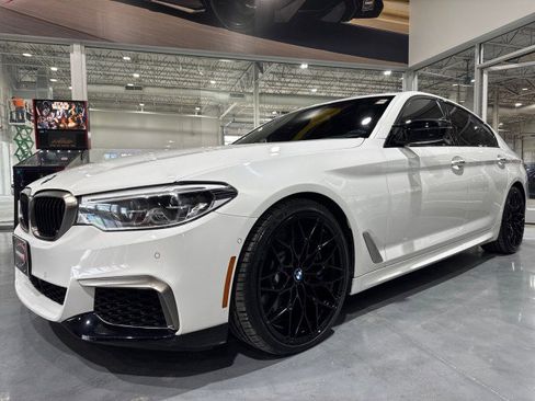 Used 2018 BMW M550i xDrive w/ Dynamic Handling Package image 31