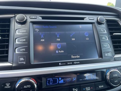 Used 2019 Toyota Highlander Limited Platinum AWD/4WD image 13