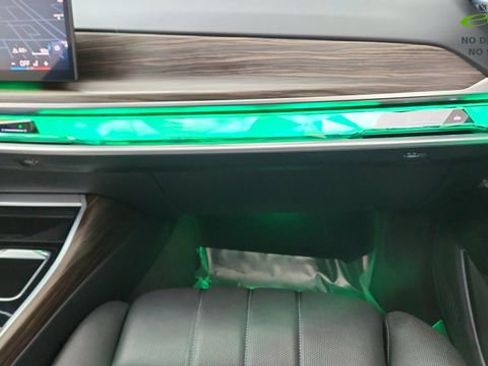 Used 2023 BMW 760i xDrive w/ Executive Package AWD/4WD image 37