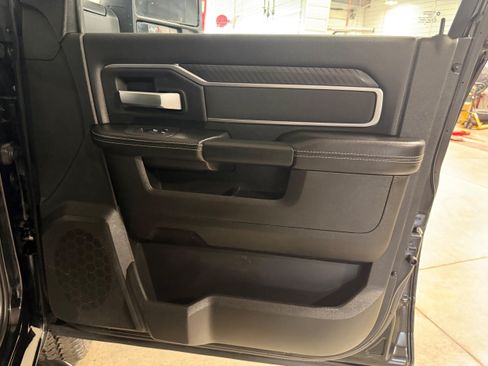 Used 2025 RAM 2500 Big Horn AWD/4WD image 6