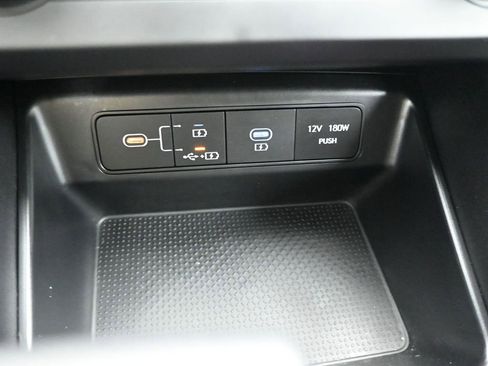 Used 2025 Hyundai Tucson SE image 16