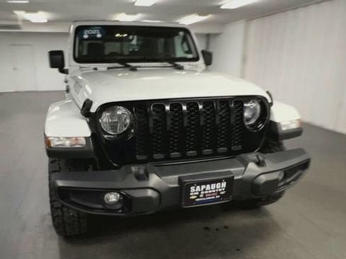 Used 2021 Jeep Gladiator Sport AWD/4WD image 3