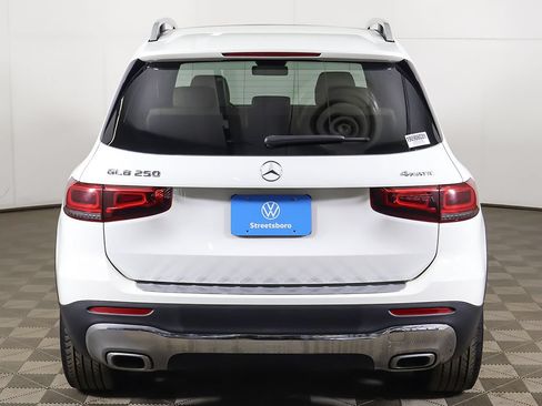 Used 2022 Mercedes-Benz GLB 250 4MATIC image 13