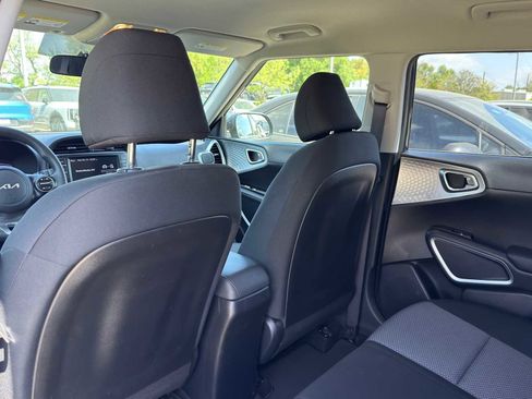 Certified 2023 Kia Soul LX w/ LX Technology Package image 25