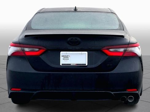 Used 2023 Toyota Camry SE image 5
