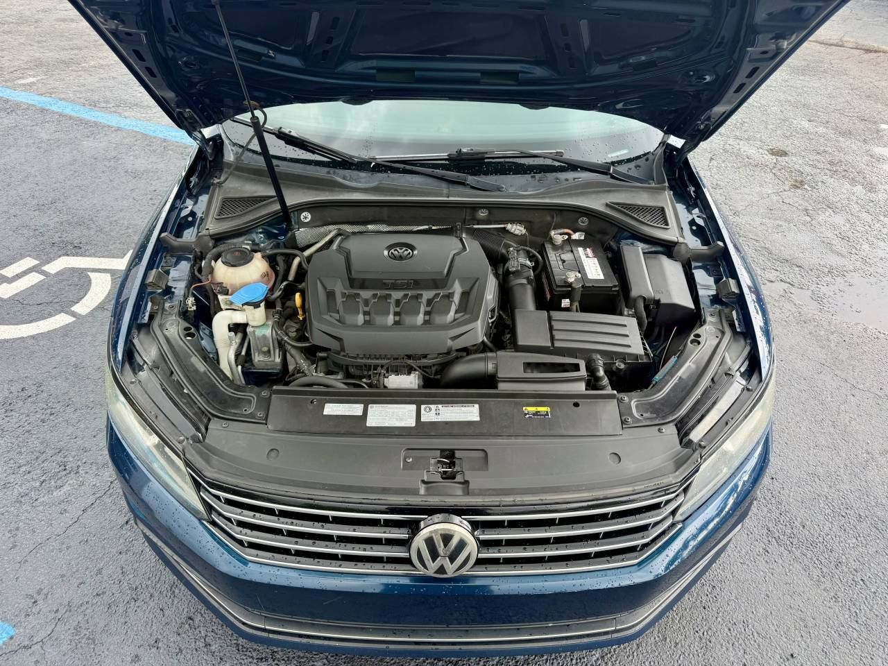 Used 2018 Volkswagen Passat 2.0T SE FWD image 10
