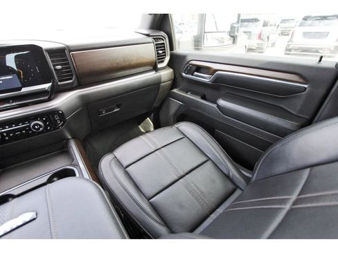 Used 2024 Chevrolet Silverado 3500 High Country w/ High Country Premium Package AWD/4WD image 13