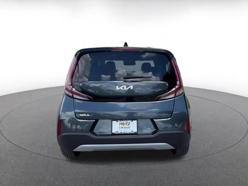 Used 2025 Kia Soul LX w/ LX Technology Package FWD image 12
