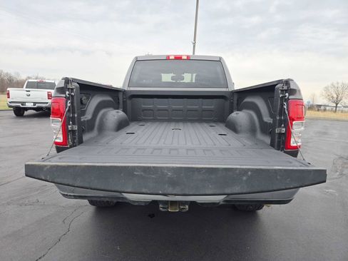 Used 2024 RAM 2500 Tradesman w/ Chrome Appearance Group image 14