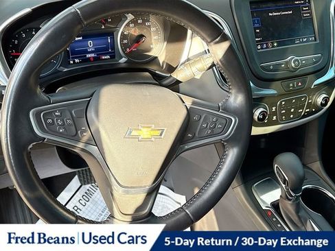 Used 2022 Chevrolet Equinox LT w/ Driver Convenience Package image 12
