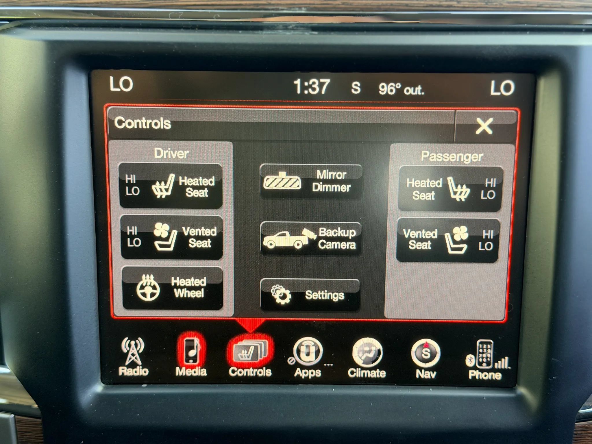 Used 2016 RAM 2500 Laramie w/ Convenience Group AWD/4WD image 27