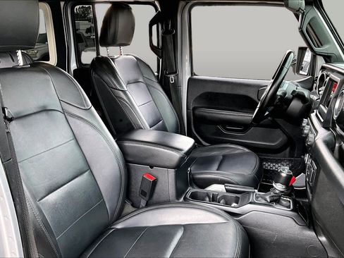 Used 2020 Jeep Wrangler Unlimited Sahara AWD/4WD image 8