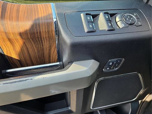 Used 2017 Ford F150 Lariat w/ Trailer Tow Package image 13