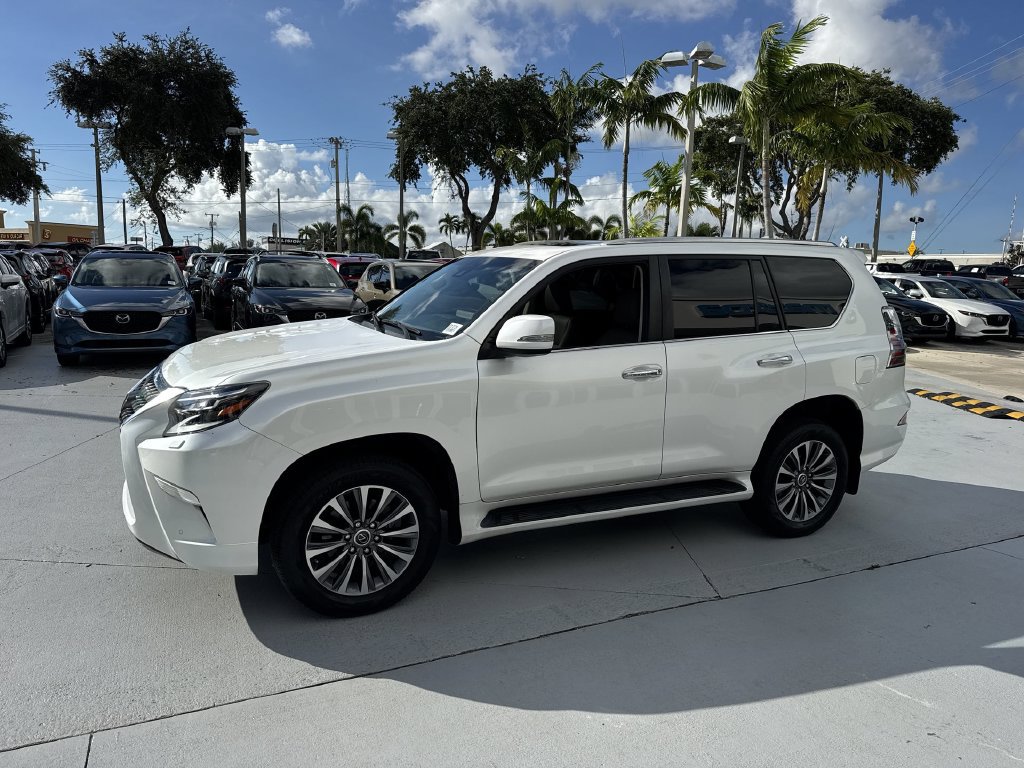 Used 2023 Lexus GX 460 Luxury w/ Accessory Package AWD/4WD image 10