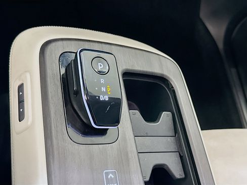 Used 2023 Nissan Ariya AWD image 25