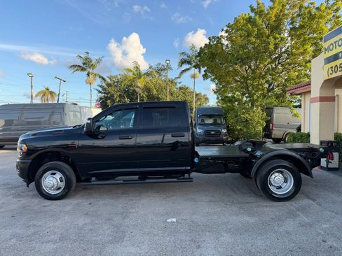 Used 2023 RAM 3500 Tradesman w/ Max Tow Package AWD/4WD image 2
