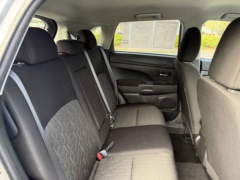 Used 2025 Mitsubishi Outlander Sport AWD image 29